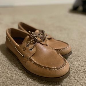 Bought too big. Sizing down. Size 10 Sperry.